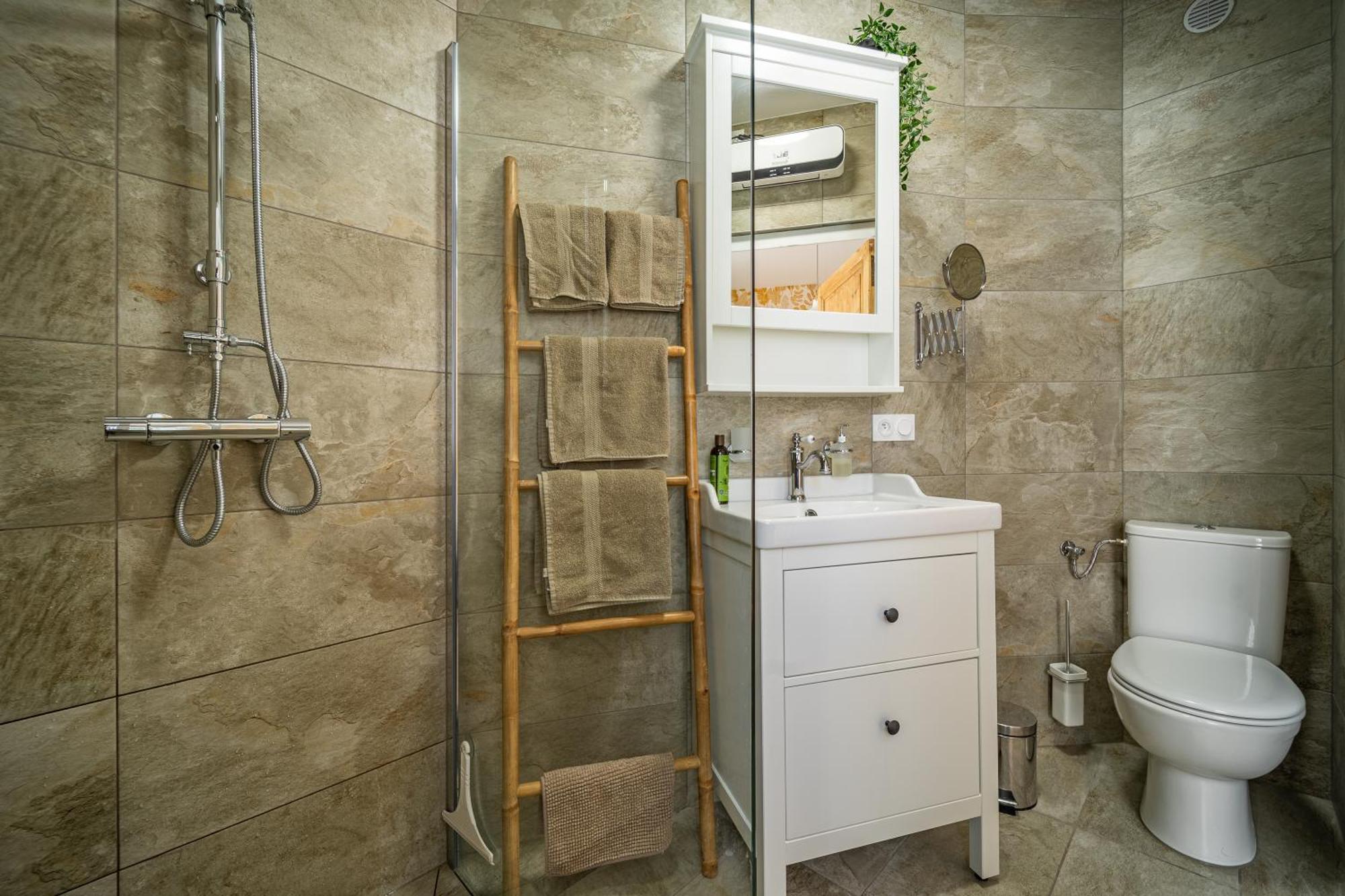 Cosy Room'S Frontonas Bagian luar foto